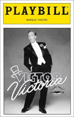 Victor Victoria: Un film musicale che sfida le convenzioni di genere e identità!